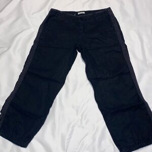 Old Navy black linen capris. Size 1.